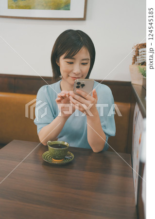 coffee shop 124545185