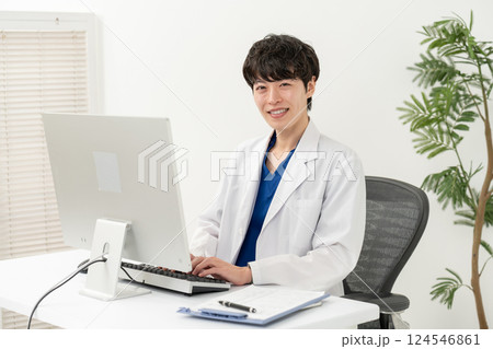 医療 若い医師 医療 若い医師 124546861