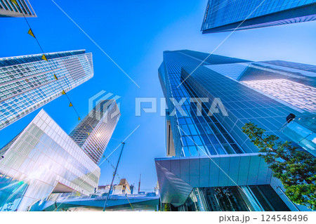 日本の東京都市景観　希望の光…虎ノ門ヒルズステーションタワー（虎ノ門ヒルズ駅）横に港区立明舟公園誕生 124548496