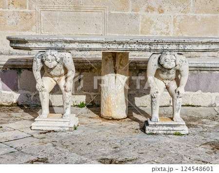 Perast: A seaside pearl of history and summer charm 124548601