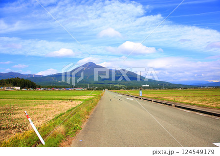 磐梯山　会津磐梯山　猪苗代　トヨタロード　田んぼ　猪苗代代塩川線　磐梯町　星野リゾート ネコマ 　　 124549179
