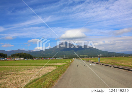 磐梯山　会津磐梯山　猪苗代　トヨタロード　田んぼ　猪苗代代塩川線　磐梯町　星野リゾート ネコマ 　　 124549229