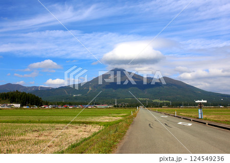 磐梯山　会津磐梯山　猪苗代　トヨタロード　田んぼ　猪苗代代塩川線　磐梯町　星野リゾート ネコマ 　　 124549236
