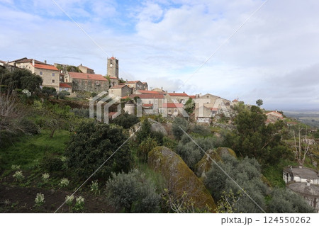 ポルトガルのモンサントの風景 124550262