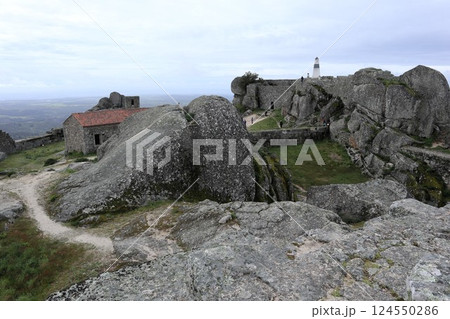 ポルトガルのモンサントの要塞 124550286