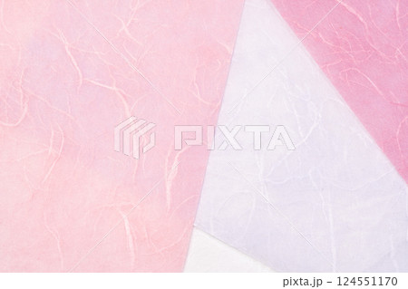 淡いピンク色の和紙背景素材 124551170