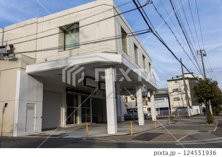 閉店したガソリンスタンド 閉店したガソリンスタンド 124551936