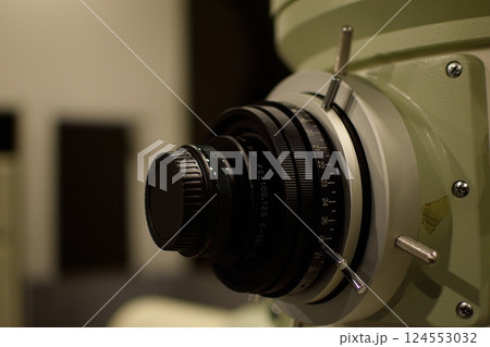 測量機器の接眼部のクローズアップ 測量機器の接眼部のクローズアップ 124553032