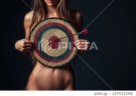 Naked woman holding a rustic archery target...のイラスト素材 [124555208] - PIXTA
