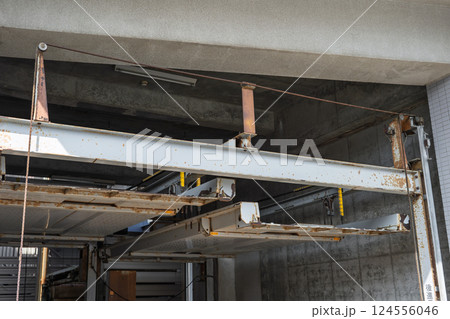 閉鎖した機械式駐車場 閉鎖した機械式駐車場 124556046