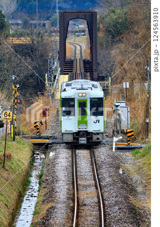 埼玉県内で唯一の非電化路線『八高線』を征く… キハ110系 124563910