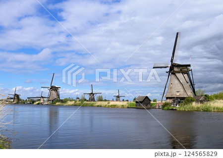オランダ・キンデルダイクの風車群 124565829