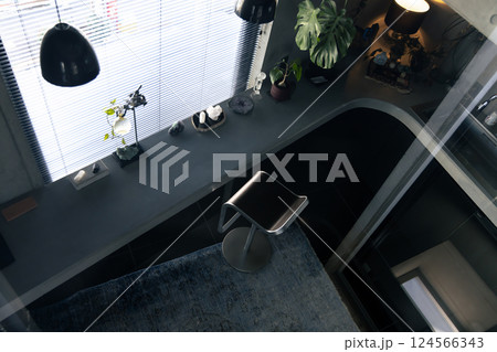 ハイアングルから見たリビング　マイホーム　自宅 124566343