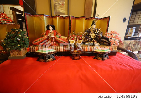 お雛様 124568198