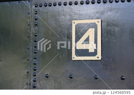 龍ケ崎市の歴史民俗資料館に保管されている龍鉄4号蒸気機関車のプレート 124568595