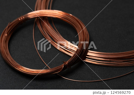 束ねた銅線 束ねた銅線 124569270