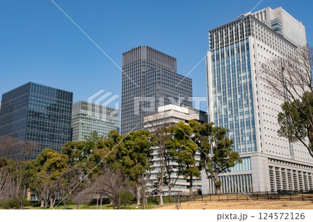 皇居前広場から見た高層ビル群 皇居前広場から見た高層ビル群 124572126