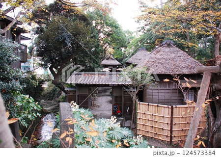鴫立庵(しぎたつあん)への出入口(神奈川県中郡大磯町) 124573384