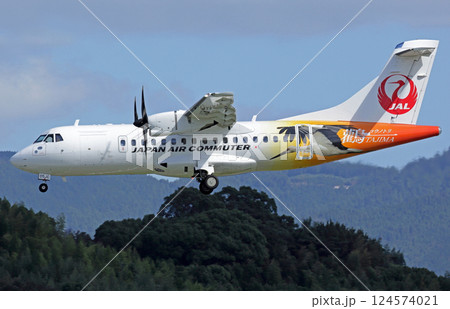 ATR 42-600福岡空港アプローチ ATR 42-600福岡空港アプローチ 124574021