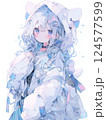 白くまパーカーを着た可愛い女の子 124577599