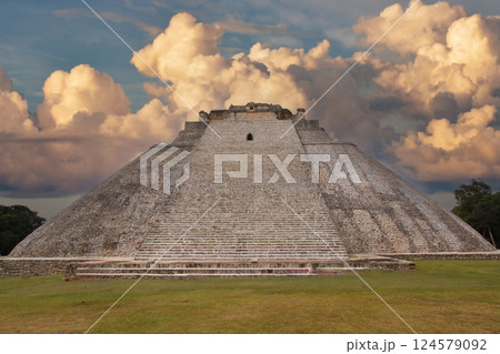 Mayan ruins of Uxmal, yucatan, mexico 124579092