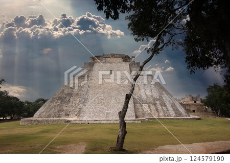 Mayan ruins of Uxmal, yucatan, mexico 124579190