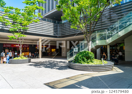 【東京都】爽やかな青空が広がる御茶ノ水ソラシティ 【東京都】爽やかな青空が広がる御茶ノ水ソラシティ 124579480