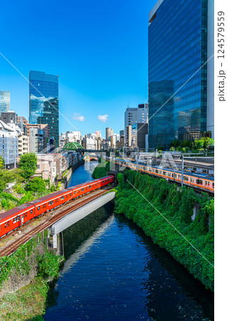 【東京都】聖橋から見た御茶ノ水の街並み 124579559