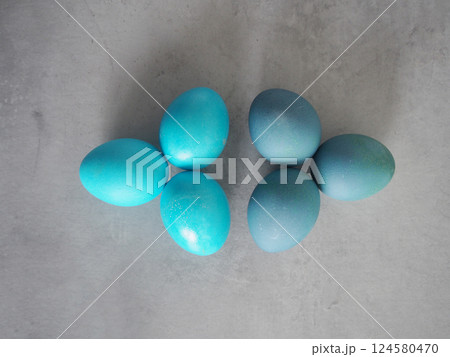 Blue Coloring Easter eggs with natural dyes 124580470