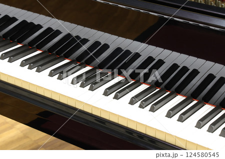 グランドピアノ 124580545
