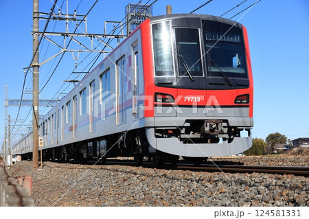 南栗橋行きの東武鉄道の電車 124581331