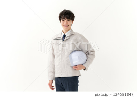 作業着の若い男性 作業着の若い男性 124581847
