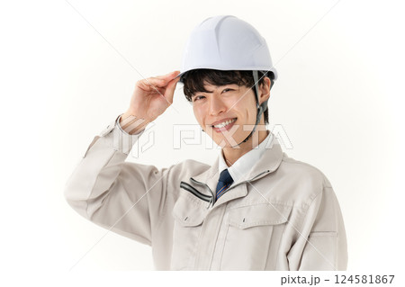 作業着の若い男性 124581867