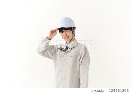 作業着の若い男性 作業着の若い男性 124581868