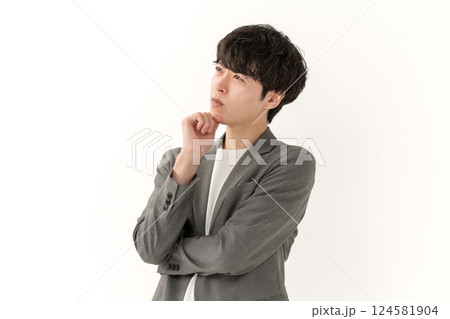 カジュアルビジネス 男性 悩む カジュアルビジネス 男性 悩む 124581904