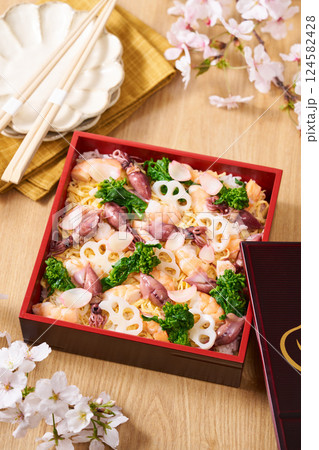 春のちらし寿司 124582428