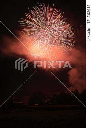 群馬県安中市　磯部温泉祭り花火大会の花火 124582615