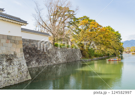 【静岡県】駿府城公園 お堀巡りの船・葵舟 【静岡県】駿府城公園 お堀巡りの船・葵舟 124582997