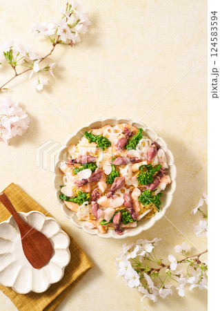 春のちらし寿司 124583594