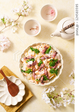 春のちらし寿司 124583595