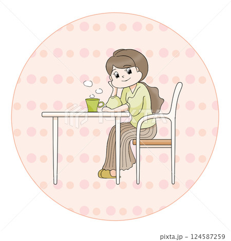 テーブルで一息ついている母 124587259