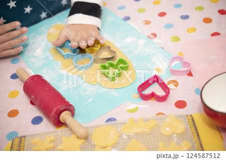 子供 子供 124587512