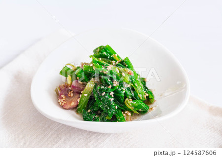 ほうれん草の胡麻和え 124587606