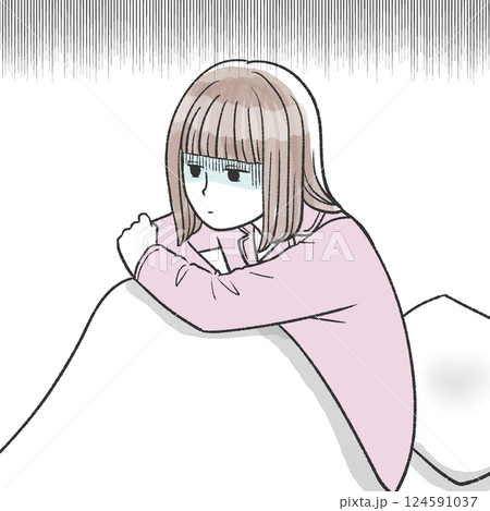 ベッドに座りしんどそうな女の子 ベッドに座りしんどそうな女の子 124591037
