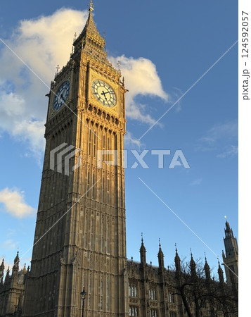 夕暮れのエリザベスタワー 夕暮れのエリザベスタワー 124592057
