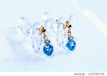 金色の美しいブルートパーズピアス 金色の美しいブルートパーズピアス 124593158