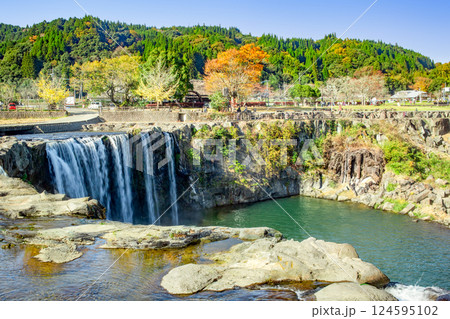 原尻の滝　紅葉 124595102