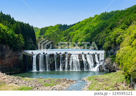 沈堕の滝と発電所跡 沈堕の滝と発電所跡 124595121