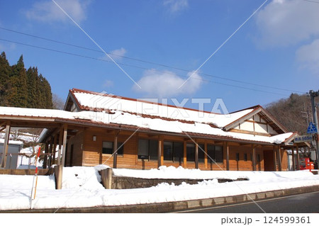木次線の風景　出雲坂根駅（代行バス休止区間　出雲横田駅―備後落合駅間） 124599361
