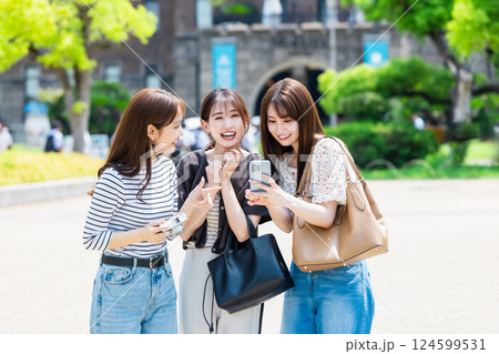 女子旅 大阪城の観光 女子旅 大阪城の観光 124599531